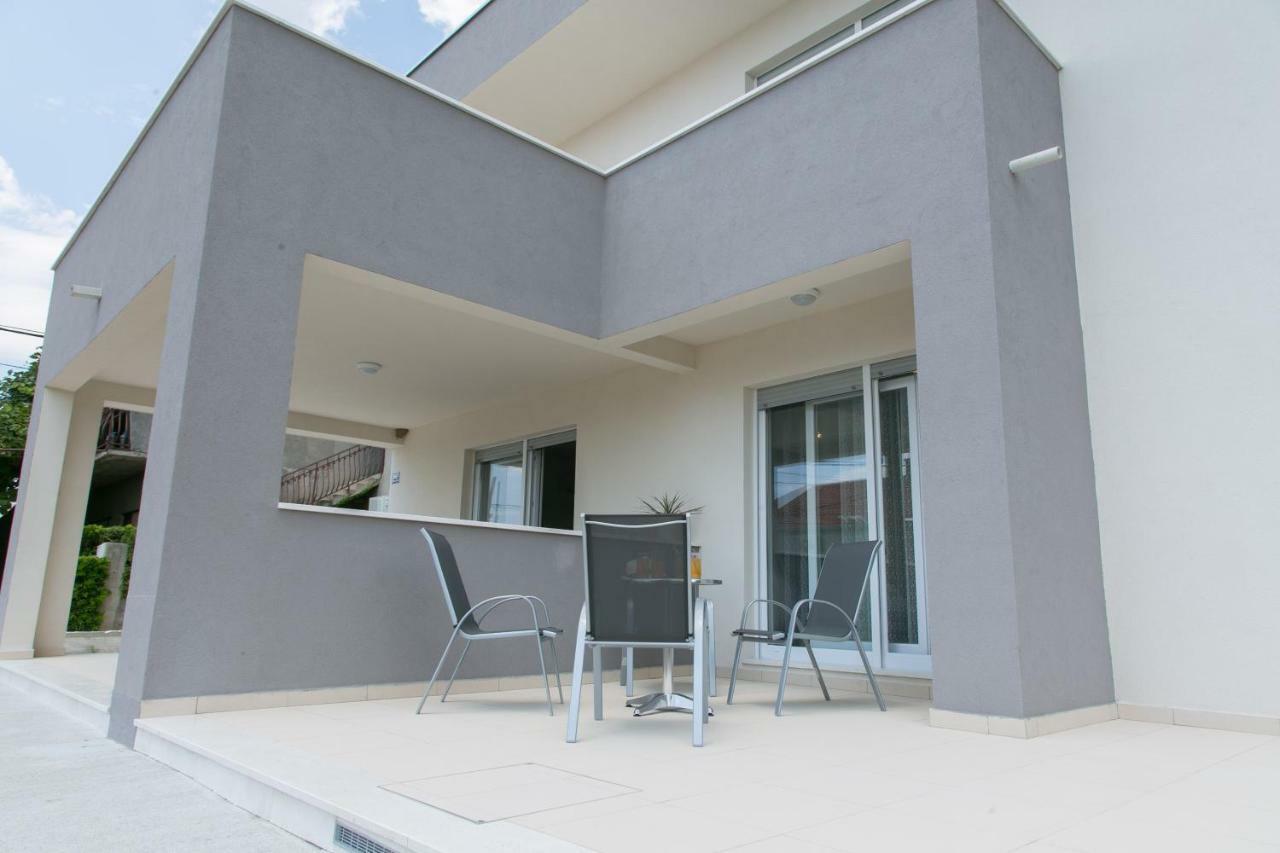 Navi Apartment Kastela Exterior photo