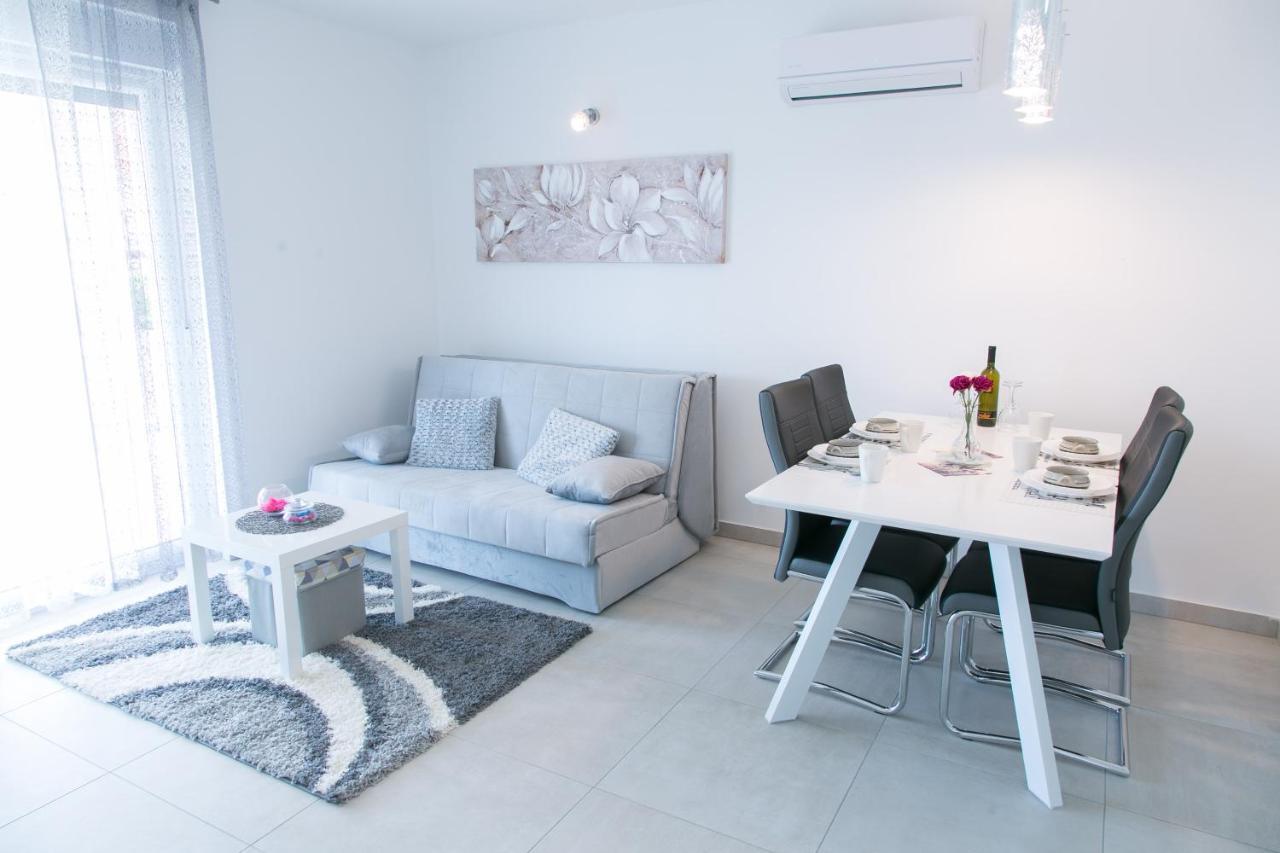 Navi Apartment Kastela Exterior photo